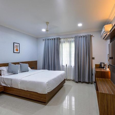 Готель Eve Nest Kochi Екстер'єр фото
